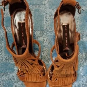 Steve Madden Moccasin suede heels